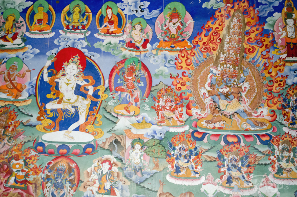 Dzień 9: Fresk (odrestaurowany) przedstawiający Sitatapatrę (manifestacja bodhisattwy Awalokiteśwary) - w Kryształowym Klasztorze (Shey Gompa)